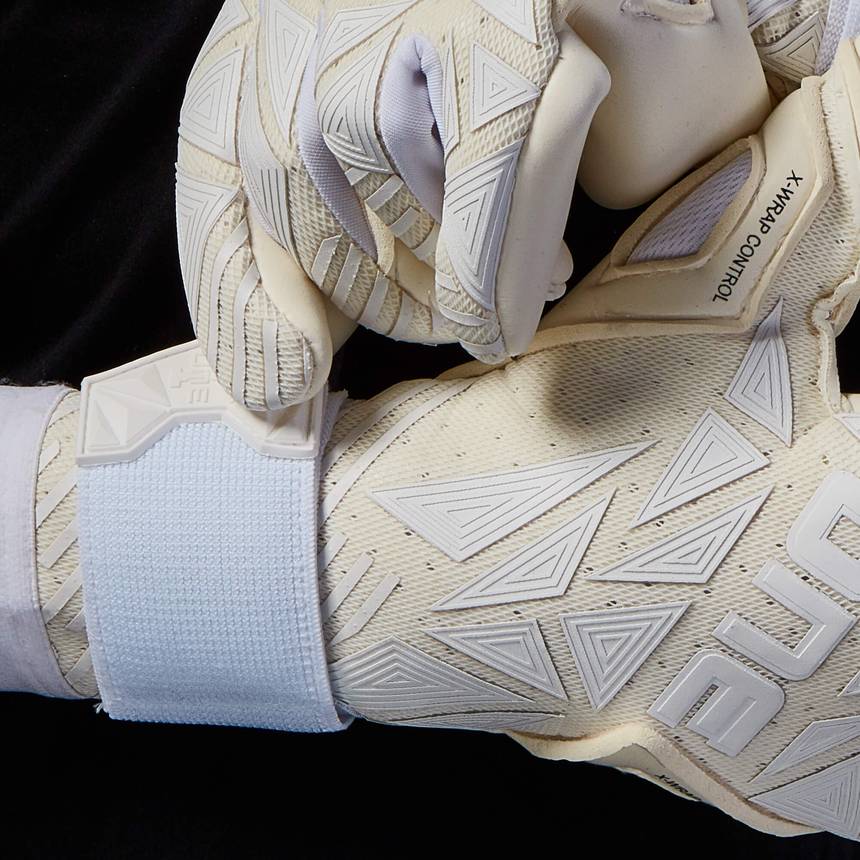 GEO 3.0 Vision Goalkeeper Gloves Strapless Goalie Gloves One Glove Australia
