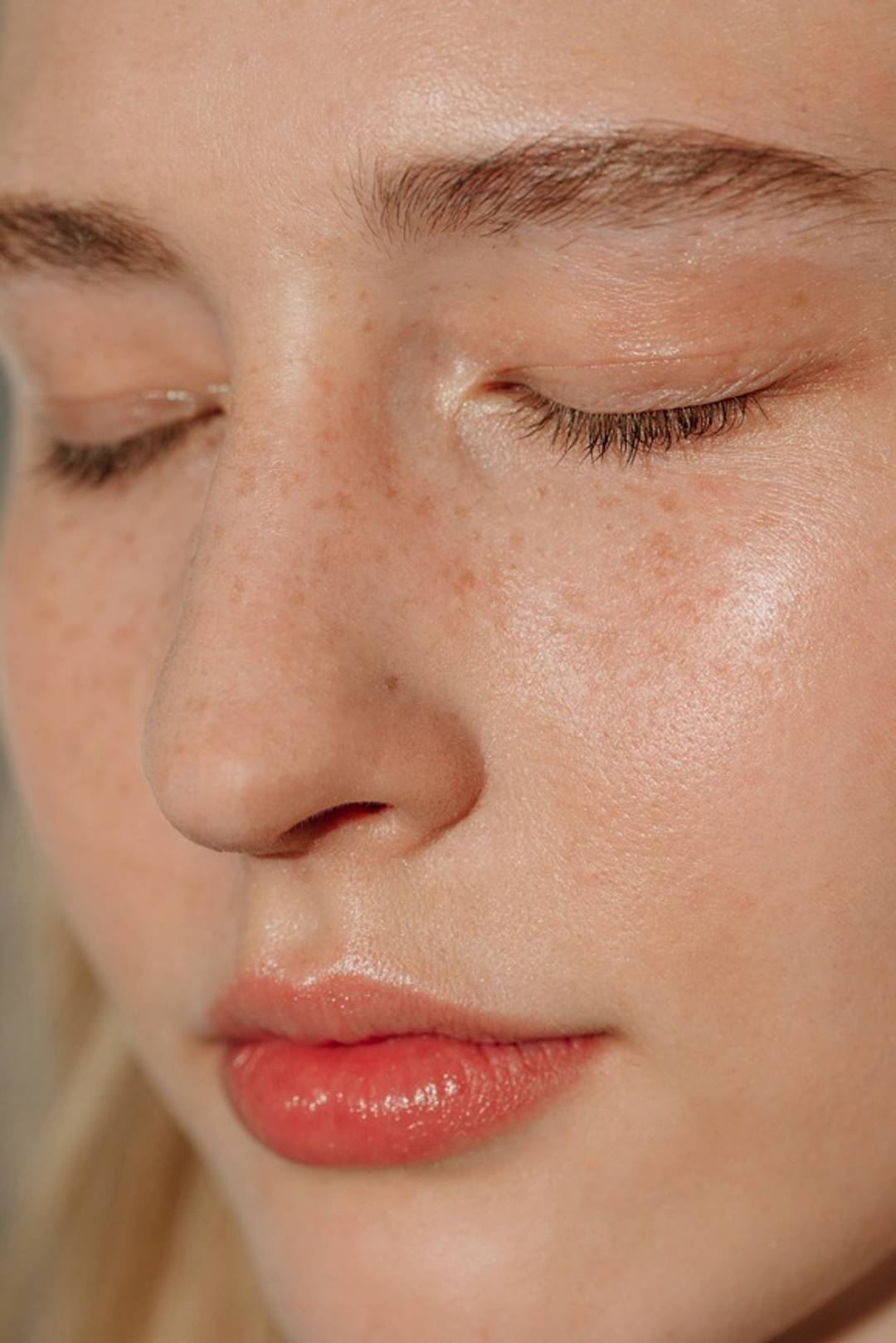 YINA Hydracloud Cream delivers healthier skin and brighter complexion.