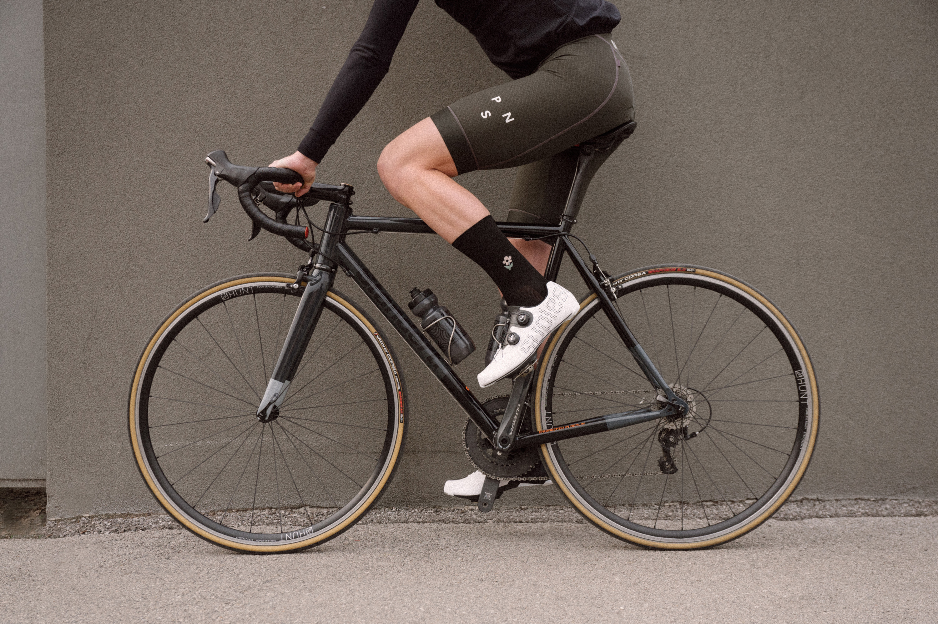 #12_07 Blossom Black