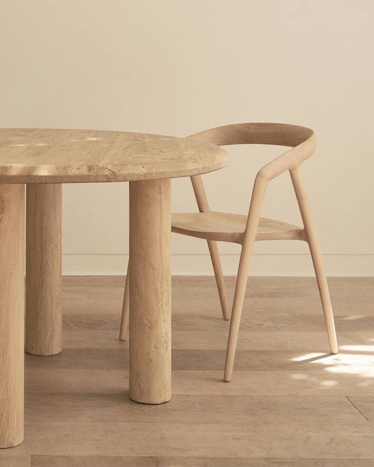 Malloo Round Dining Table