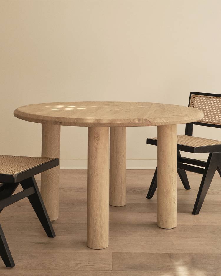Malloo Round Dining Table