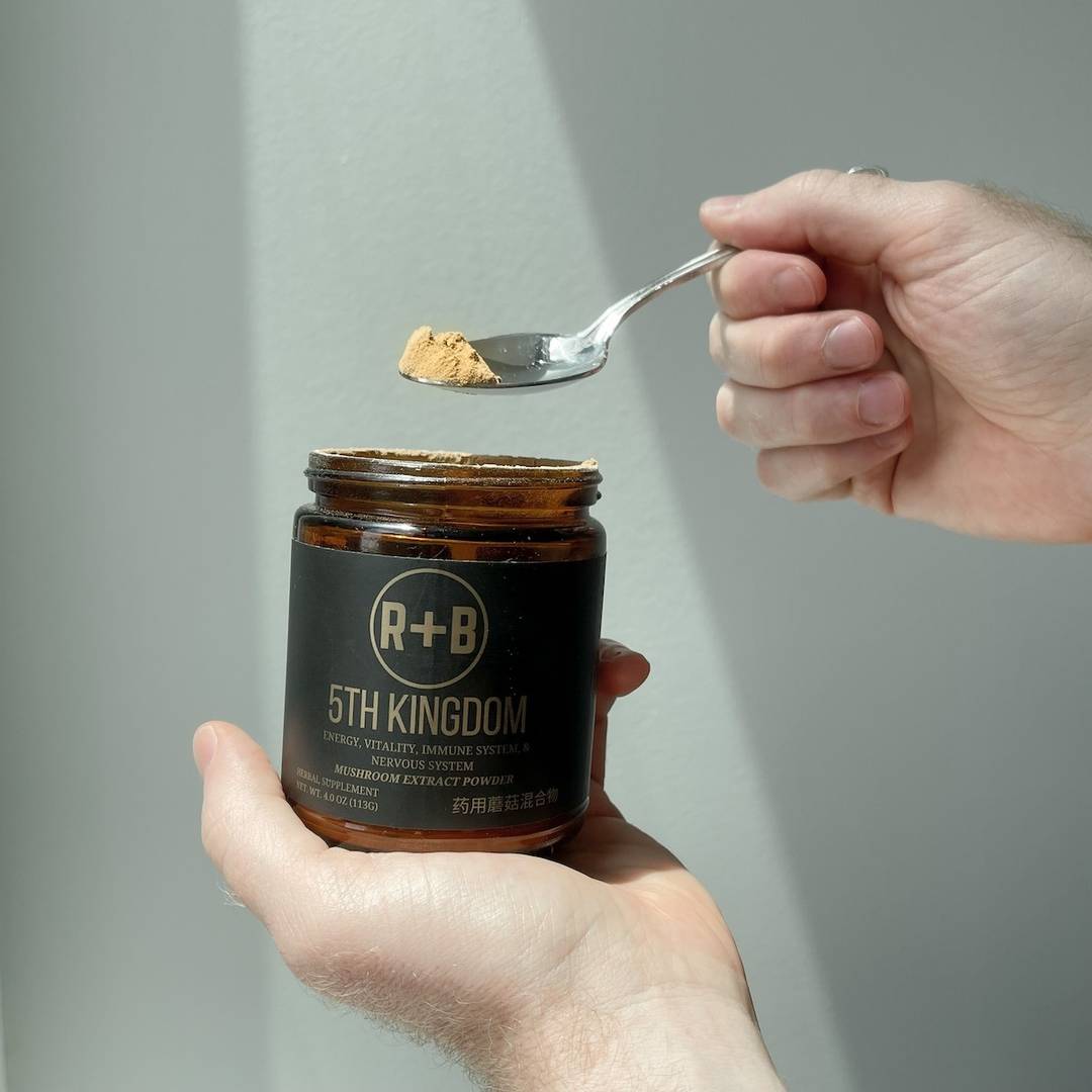 R&B 5th Kingdom spoon scooping