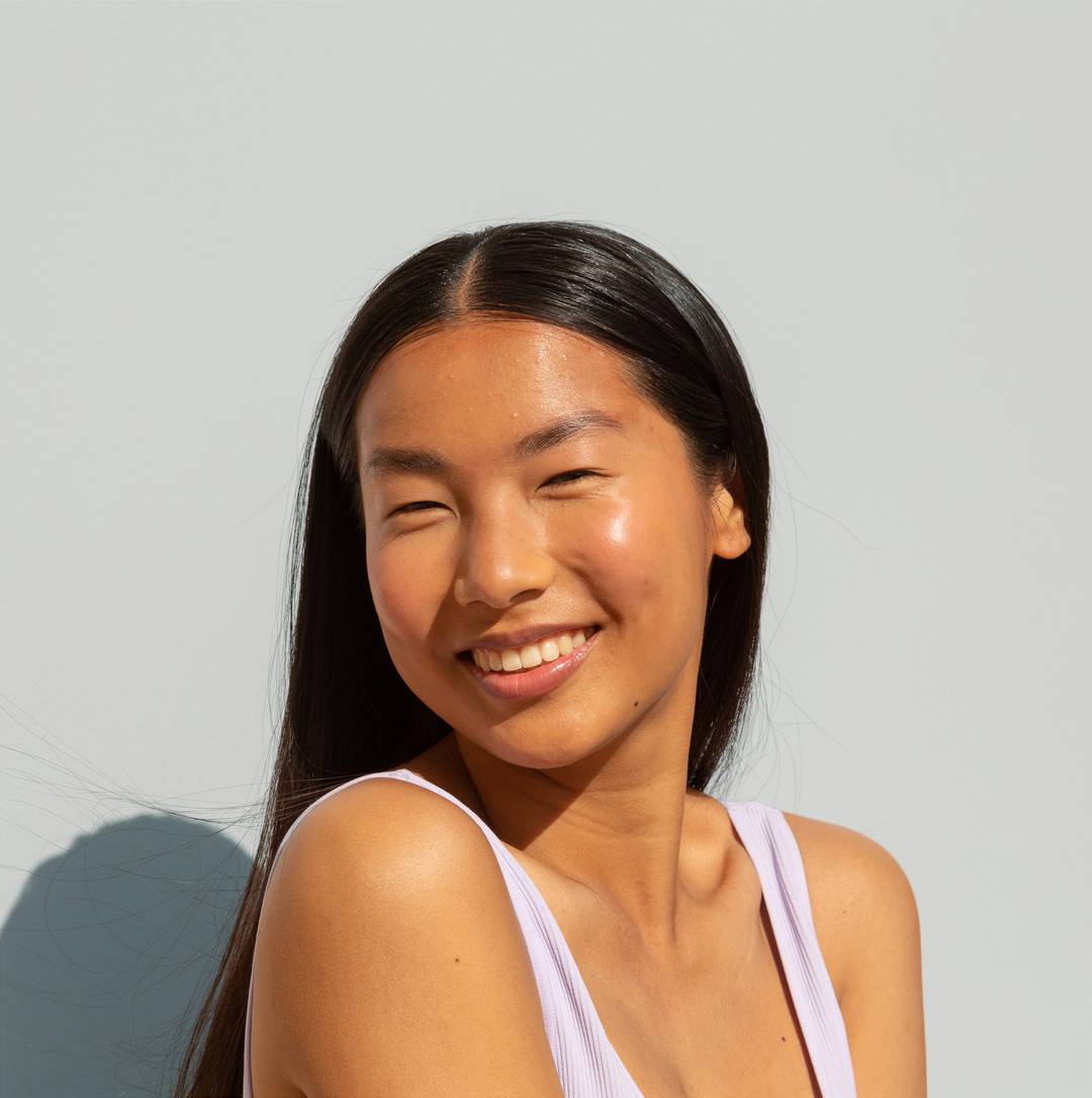 YINA Exquisite Mini set for smooth, glowing skin.
Mind-body ritual rooted in traditional Chinese Medicine.
