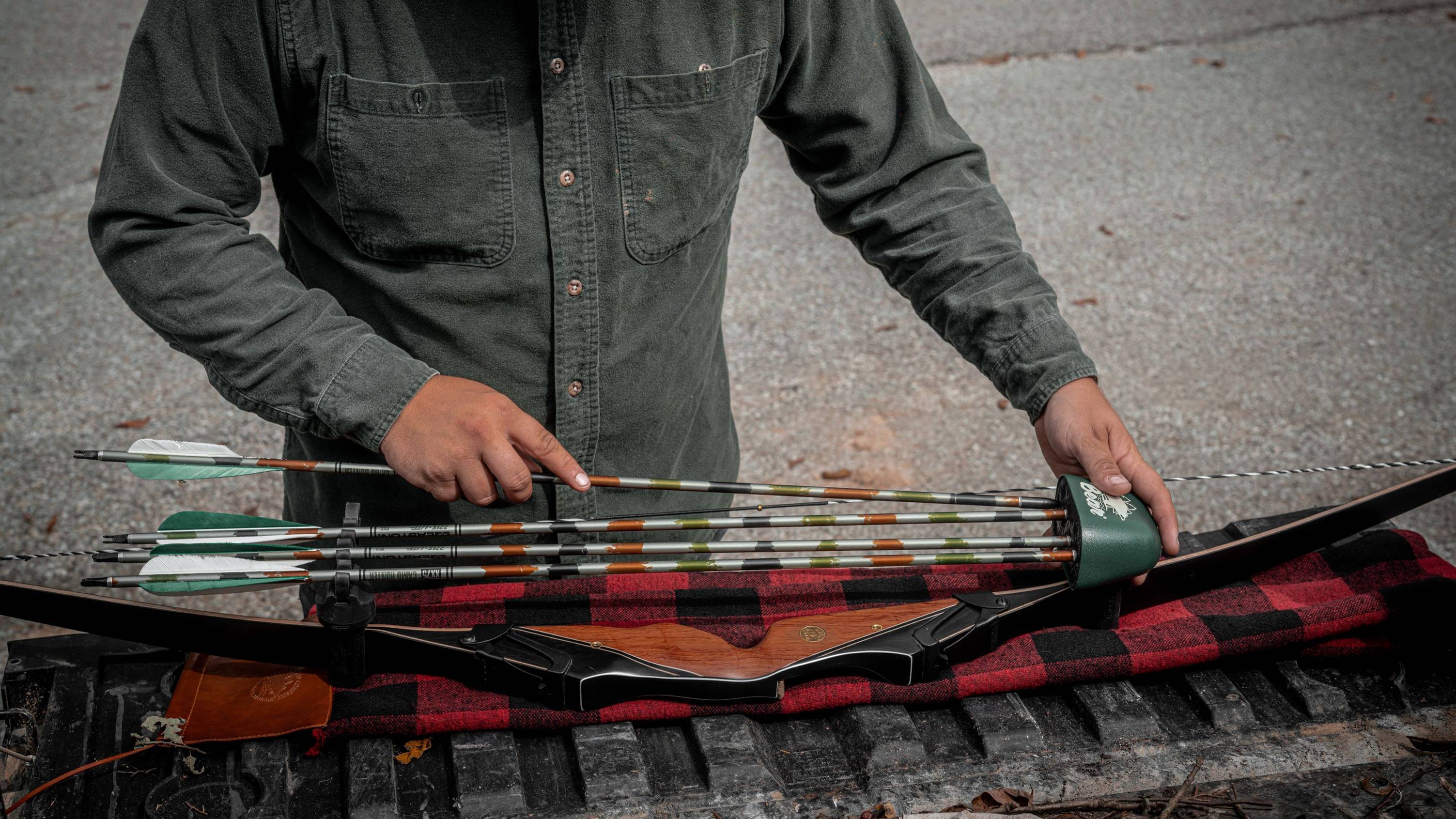 Grayling Slip-On Quiver for recurve bow or longbow in Bear Archery traditional bows