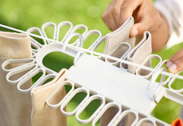 Petal™ 32-piece Ecru Sock Drying Hanger | Joseph Joseph UK