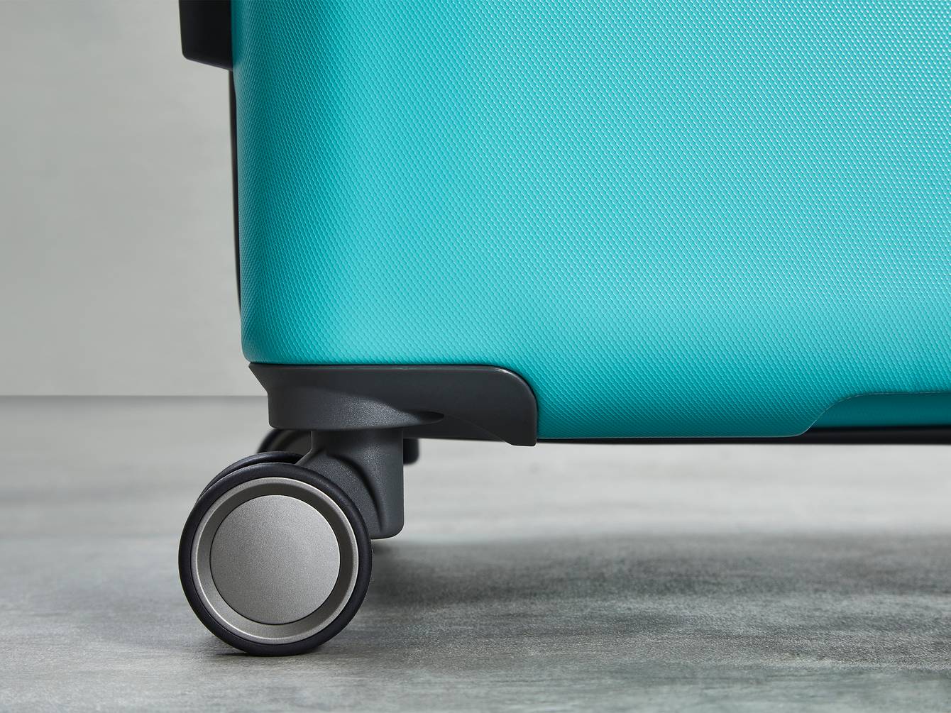 Bali Small Suitcase Turquoise Rock Luggage