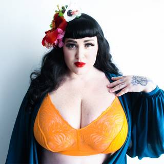 Curvy Kate Lace Daze Bralette Mango as worn by @teerwayde