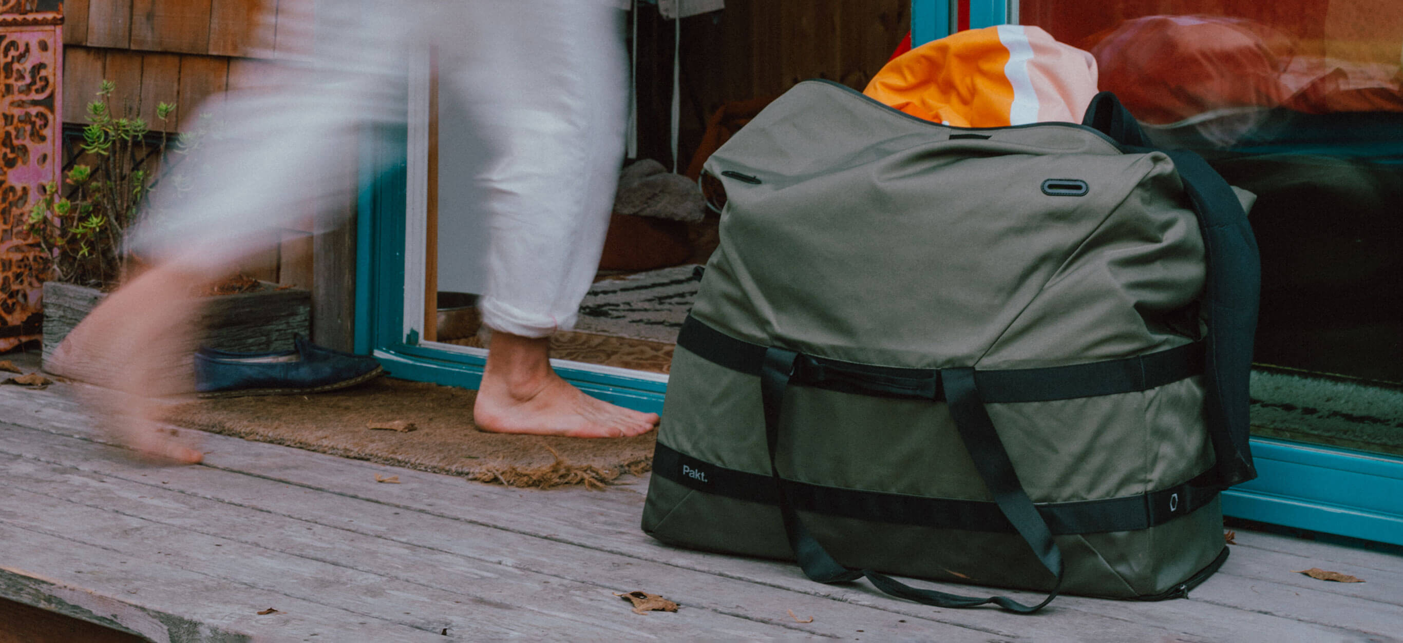 The Gear Hauler expands into a 120L zippered tote