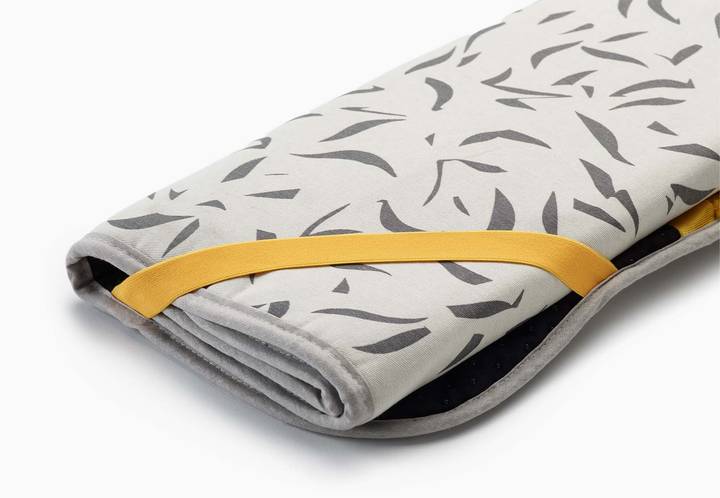 Swift™ Ecru Table-top Ironing Mat | Joseph Joseph US