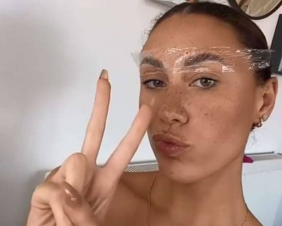 {"en"=>"Perming Solution and Brow Wrap"}