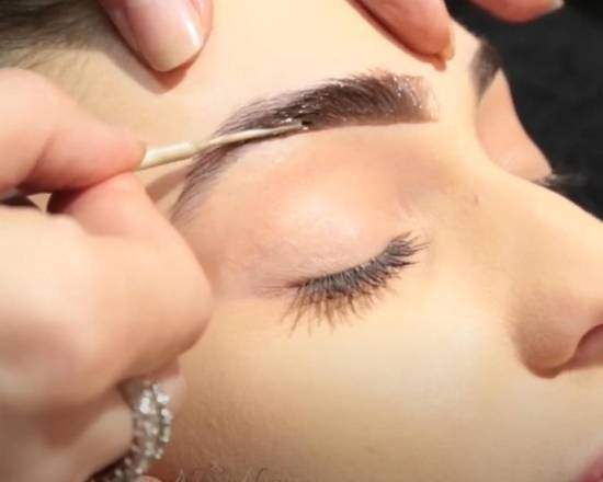{"en"=>"Tinting Brows", "fr"=>"Teinture des sourcils", "de"=>"Augenbrauen färben", "it"=>"Tintura delle sopracciglia", "nl"=>"Wenkbrauwen verven", "es"=>"Teñido de cejas"}