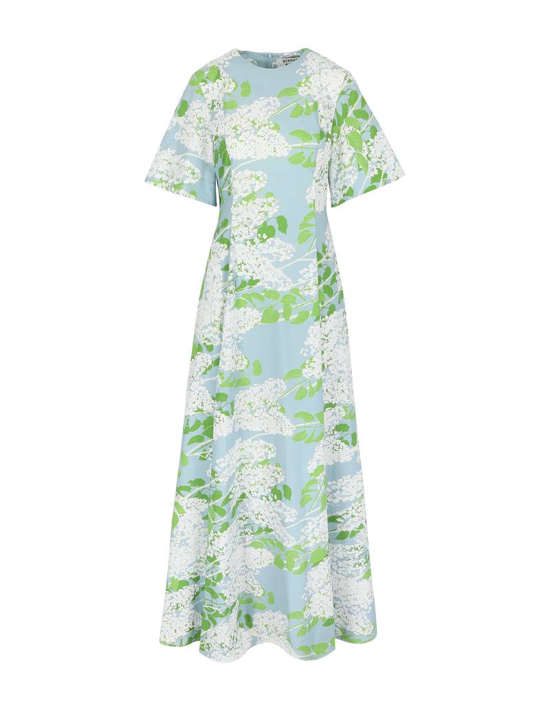 Bernadette Antwerp dress Madeline is made from cotton, features short capped sleeves, an accentuated waistline, and a crew-neckline that flows into a grand floor-length gown. Evening wear dress adorned with Lilacs floral print in colors White and Grey. 