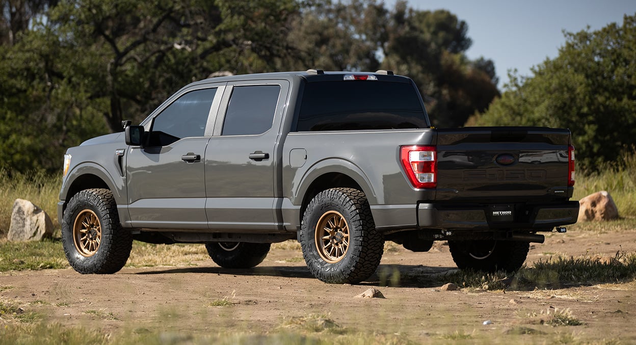 323 | Gloss Method Bronze® – MR323785501500 – Method Race Wheels