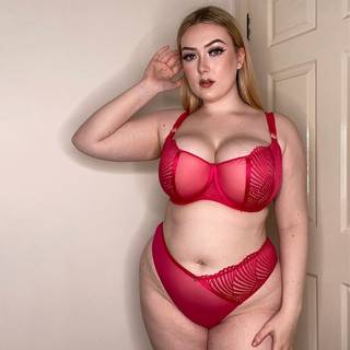 Scantilly Authority Balcony Bra Hot Pink as worn by @kirstenminnerylaing