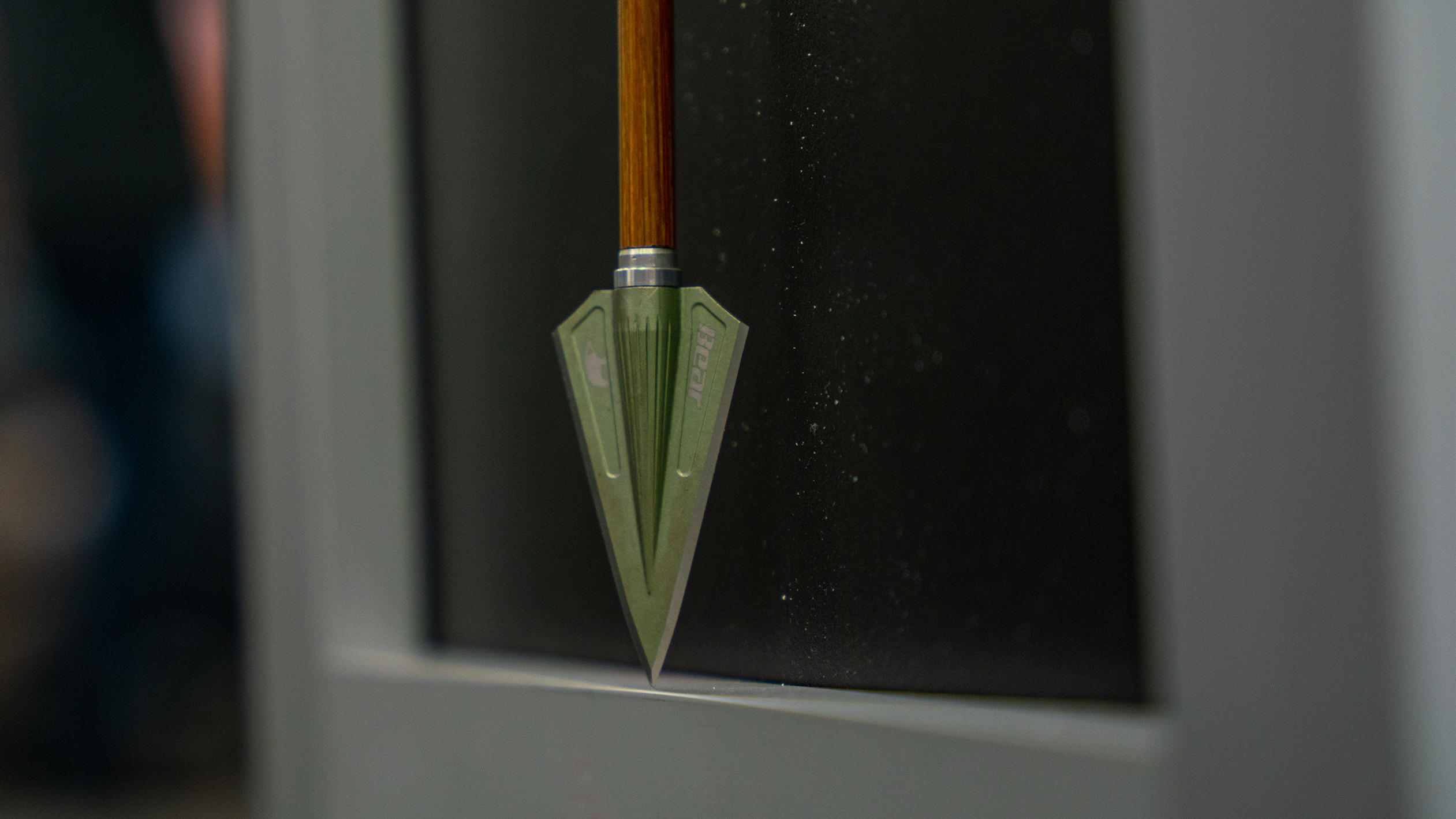 Close up of Bear Archery Razorhead Double Bevel Broadhead