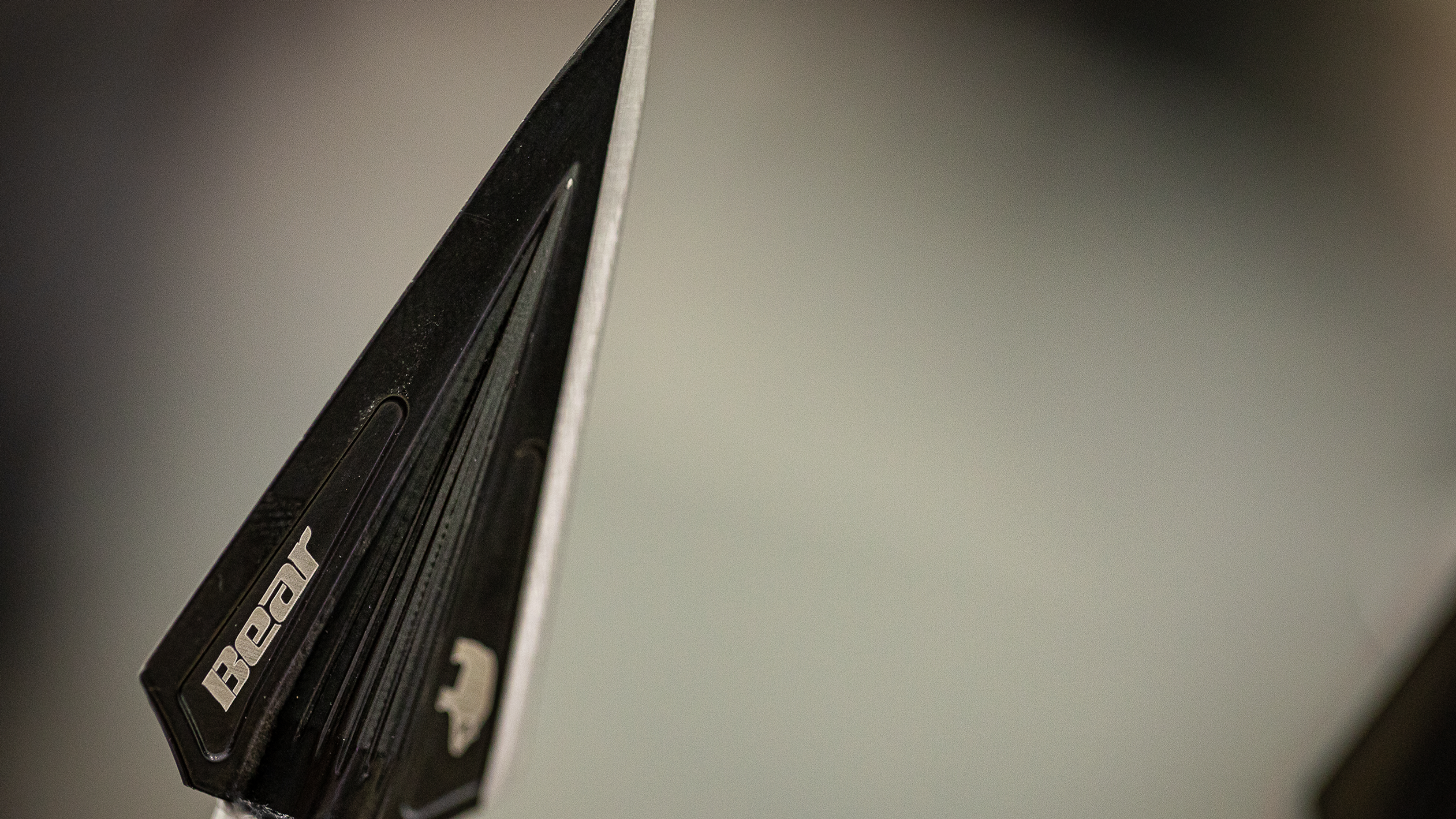 Close up of Bear Archery Razorhead Single Bevel Broadhead