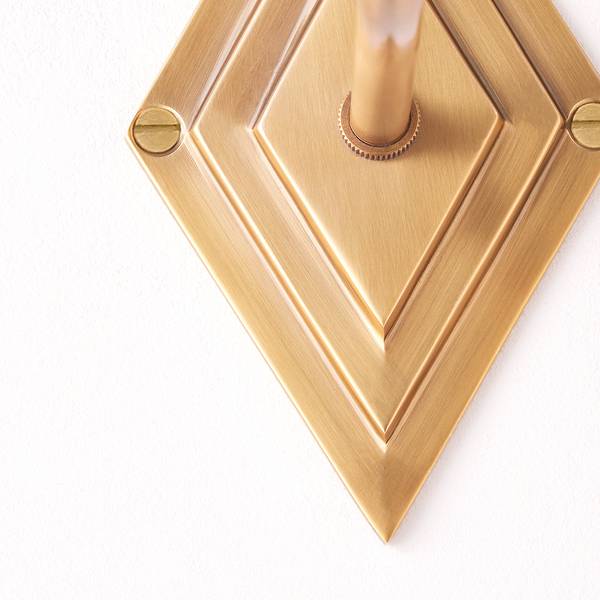Bartlett table lamp in aged brass