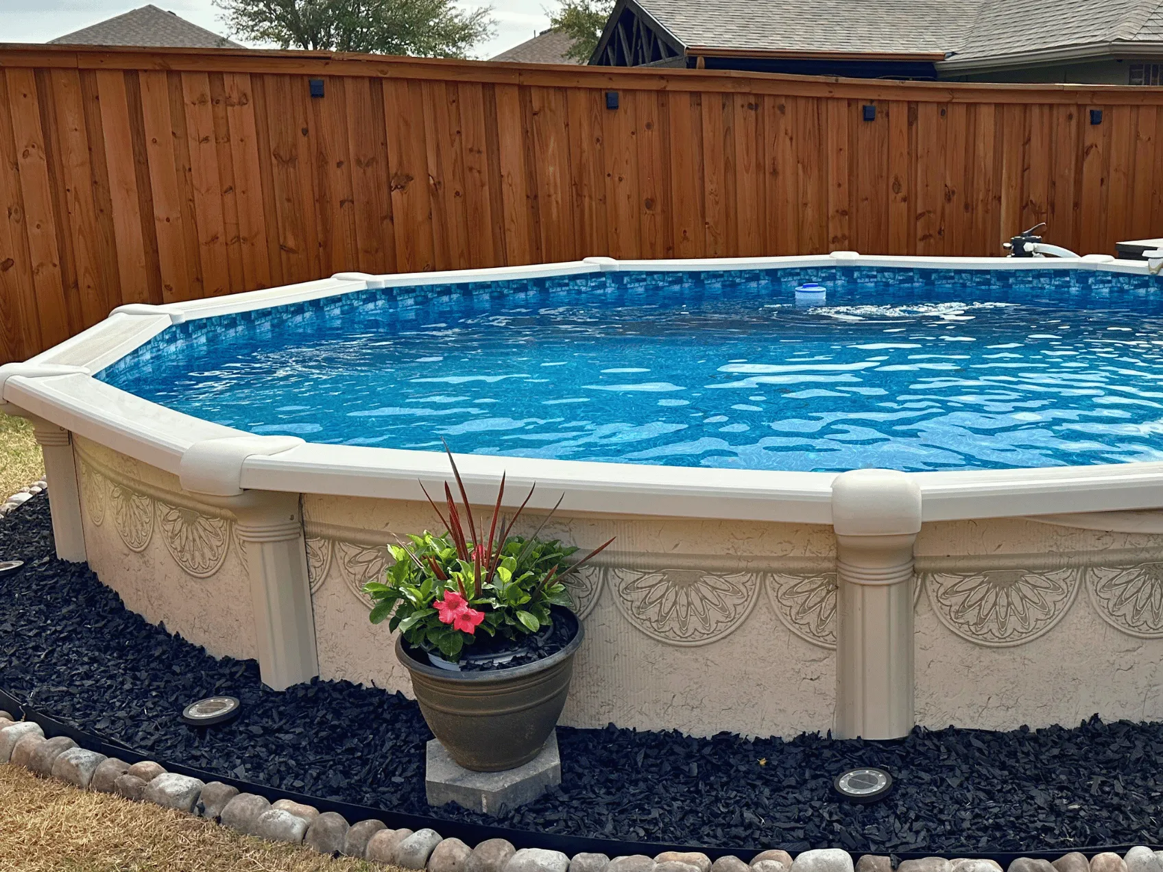 Bluestone round overlap pool liner in a Hampton round pool
