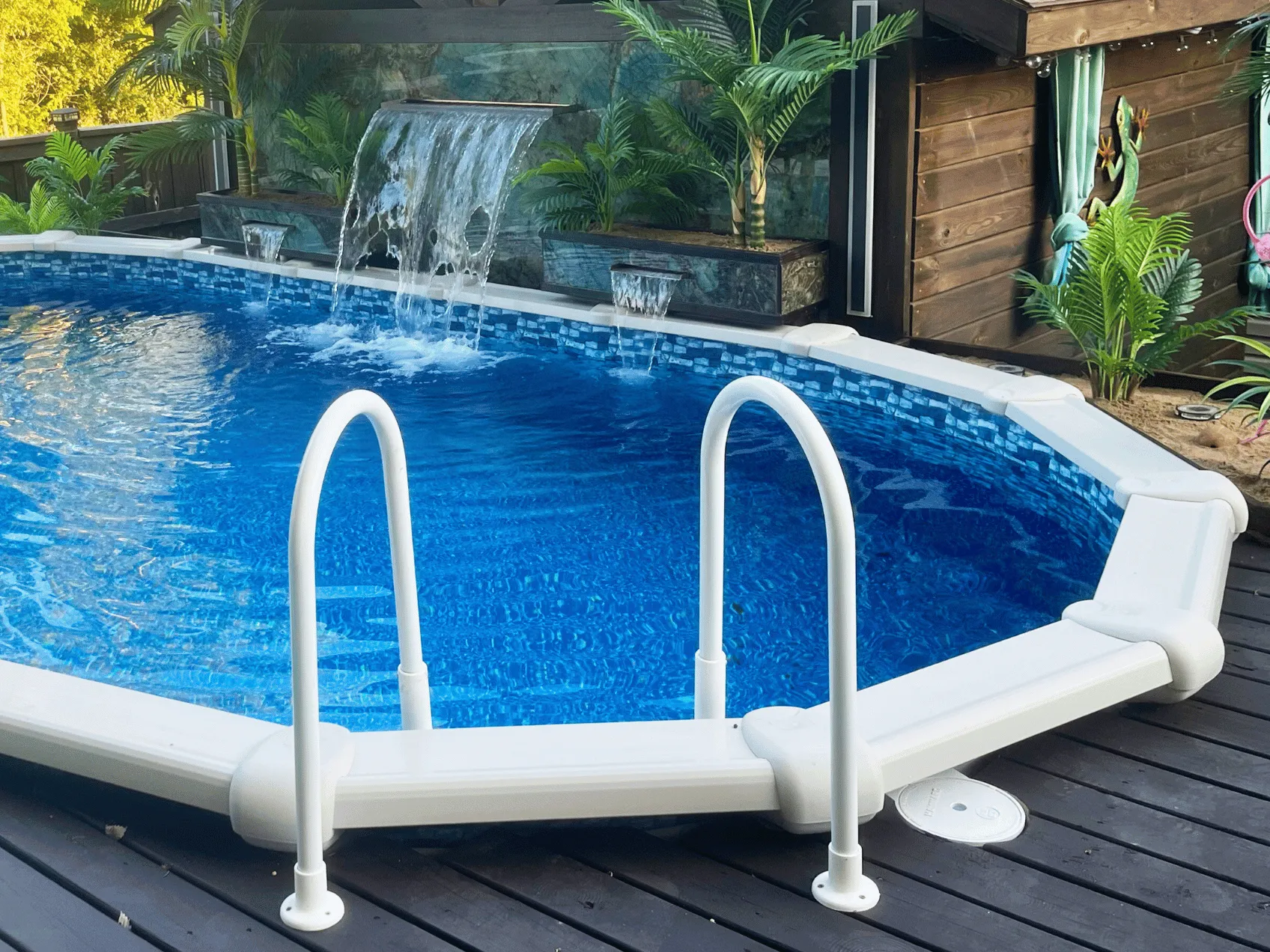 Bluestone oval overlap pool liner in a Hampton oval pool
