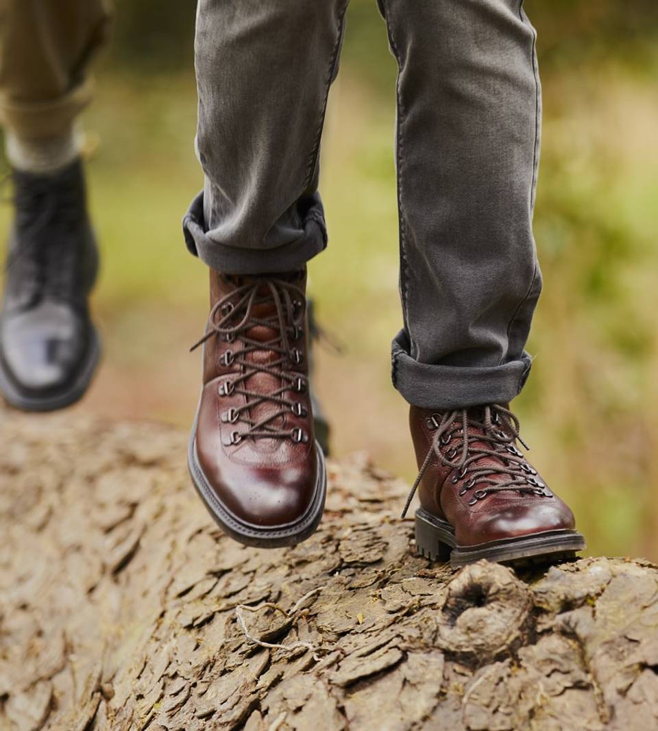 Loake 1880 Country Bedale Brogue Boot - Burgundy – JEANSTORE