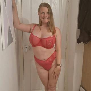 Scantilly Authority Balcony Bra Hot Pink as worn by @bustingwithconfidence