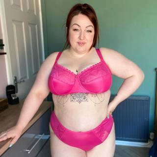 Adella Athena Full Cup Side Support Bra Hot Pink as worn by @curvy_crazy_cute