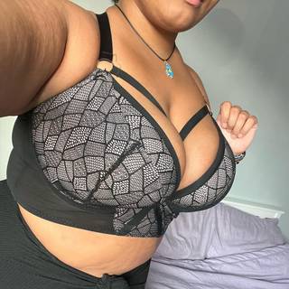 Curvy Kate Non-Stop Superplunge Longline Bra Black/Pink as worn by @positively.lili