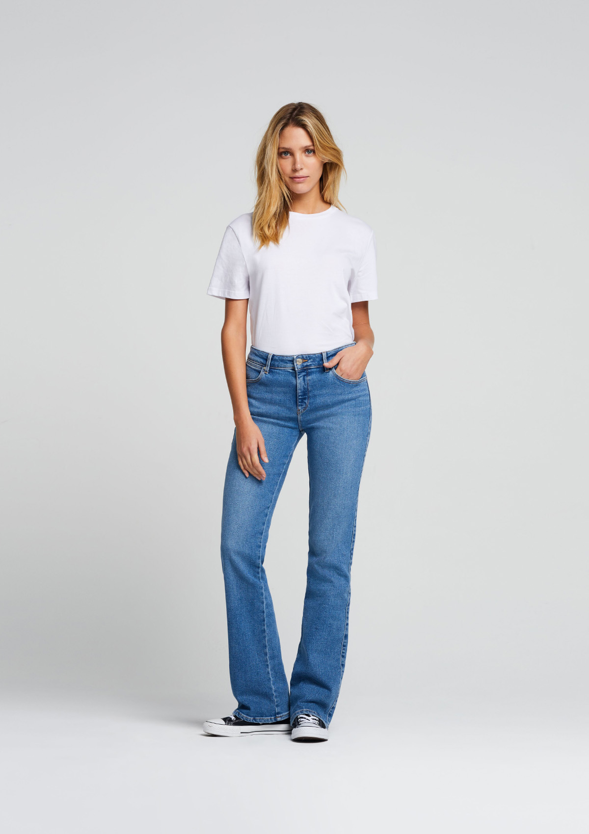 Womens bootcut best sale wrangler jeans