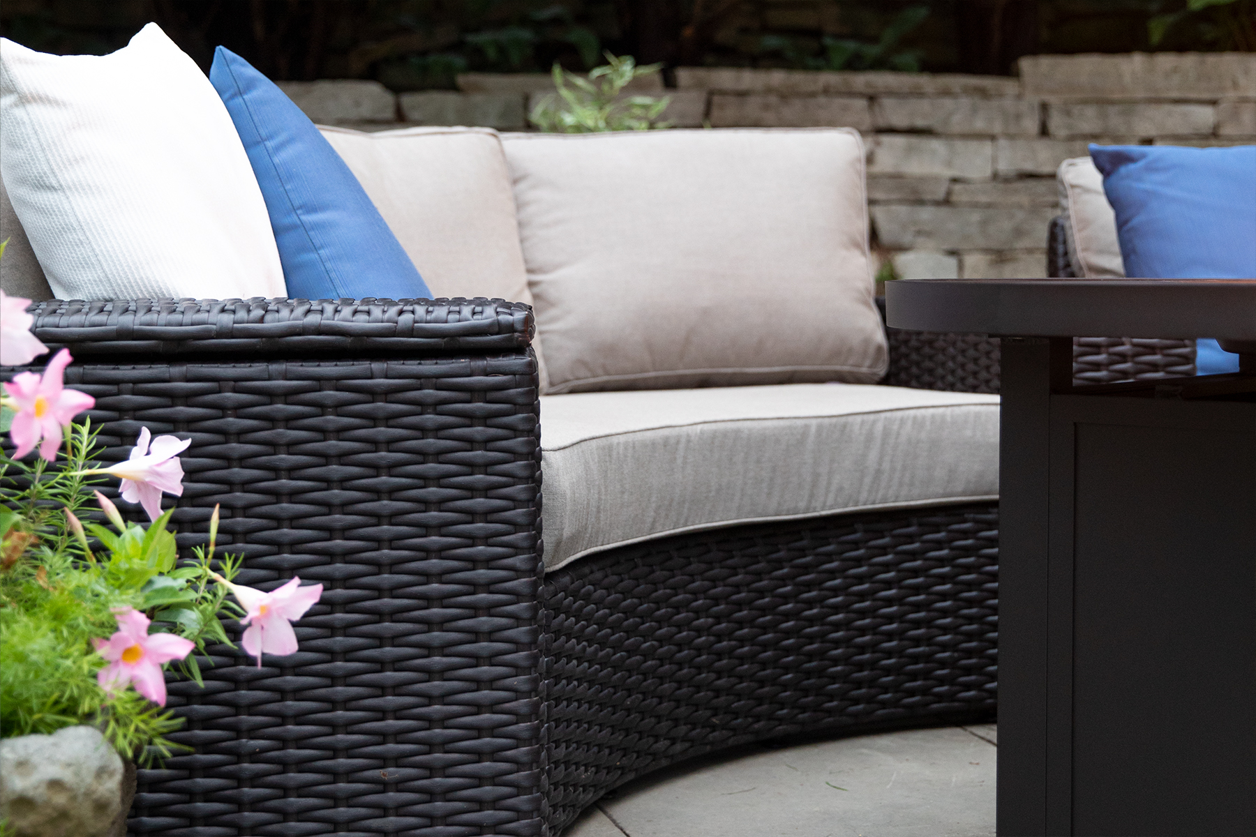 Elliot 8-Piece Outdoor Round Sectional Set | Yardbird