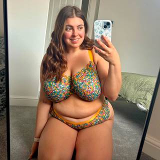 Curvy Kate Lace Daze Balcony Bra Floral Print as worn by @selflovesophie