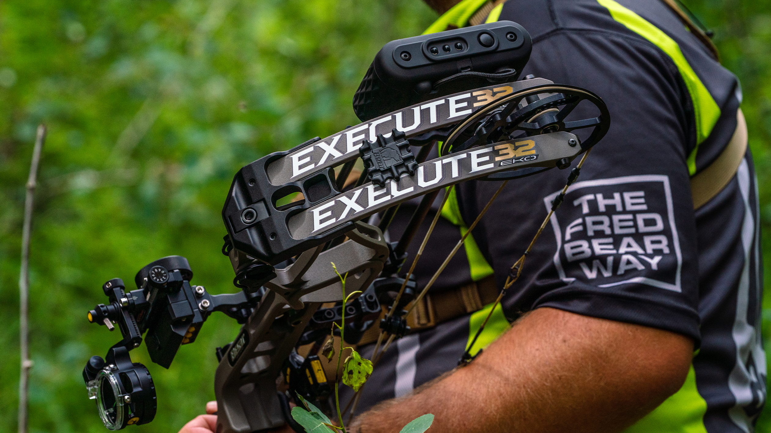 Bear Archery Execute 32 Compound Bow for Target Shooting