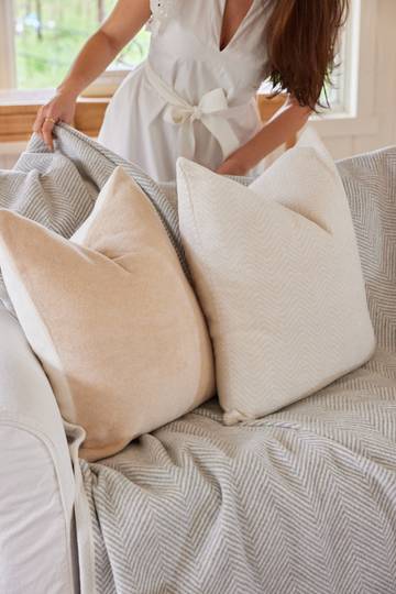 Contrast Solid Throw Pillow Covers