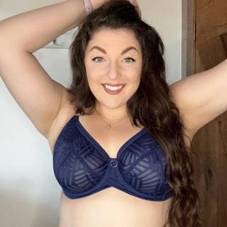 Curvy Kate WonderFull Vibe Full Cup Side Support Bra Navy as worn by @missnicolejade