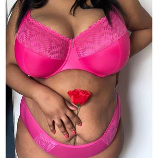 Adella Athena Full Cup Side Support Bra Hot Pink as worn by @jenonthegram