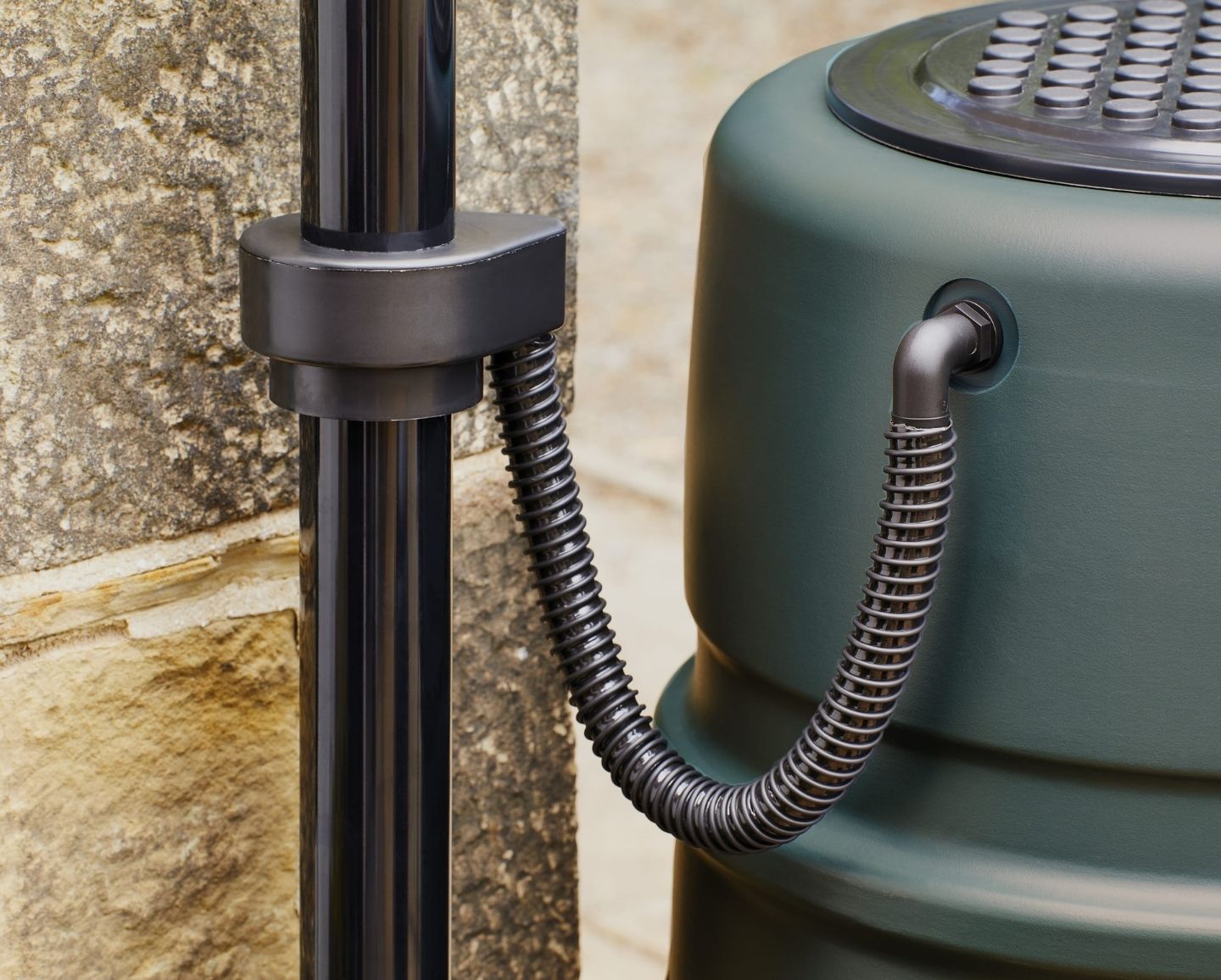 Harcostar 227 Litre Green Water Butt Kit in situ