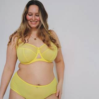 Curvy Kate Victory Balcony Bra Citron as worn by @laceandhaze_2