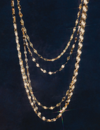 5 gold chains in different lengths dangling in front of a dark blue background with a badge that reads 20% off