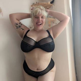 Curvy Kate Amaze Balcony Side Support Bra Black as worn by @dr.elesha