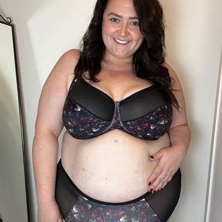 Curvy Kate WonderFully Full Cup Side Support Bra Black Floral as worn by @sarahselflovestyle