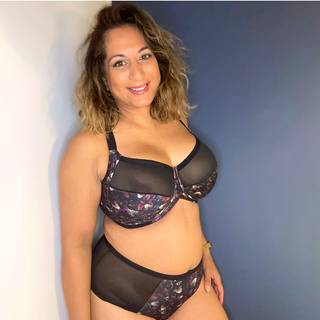 Curvy Kate WonderFully Full Cup Side Support Bra Black Floral as worn by @freens_favourites
