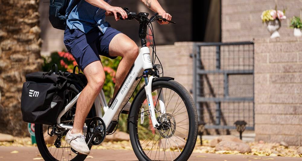 navigator cruz electric bicycle NCM CRU7 Speed%0D%0AShifter%20Details%0D%0AShimano%208 The Island Cruzer - Black