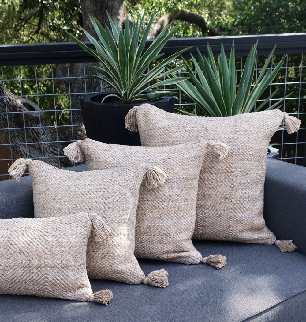 Outdoor pillow outlet