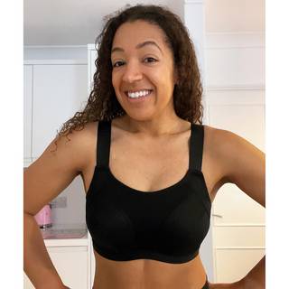 Curvy Kate Everymove Wired Sports Bra Black as worn by @sweetdominique