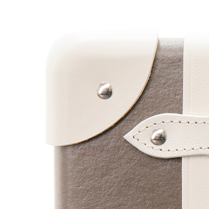 Globe-Trotter_The-Mayfair-Collection_Leather-Corners