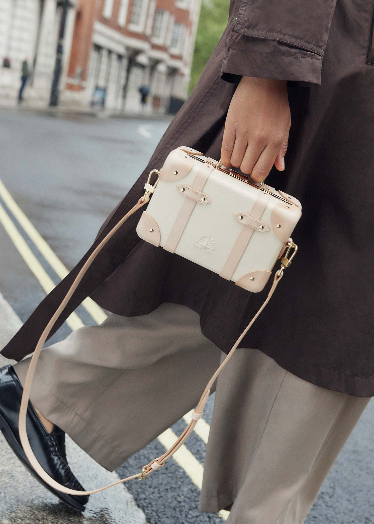 GT_Mayfair-Case-Collection_Safari_02