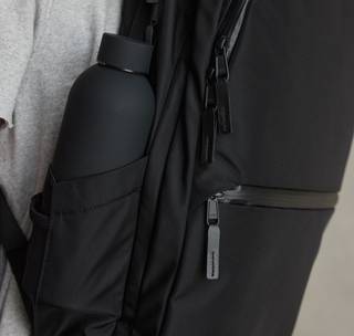 timbuk2 backpack with zipper pocket for travel Especial Tres Internal slip and front pockets for accessories and essentials Wholesale Timbuk2 City Compass Flap