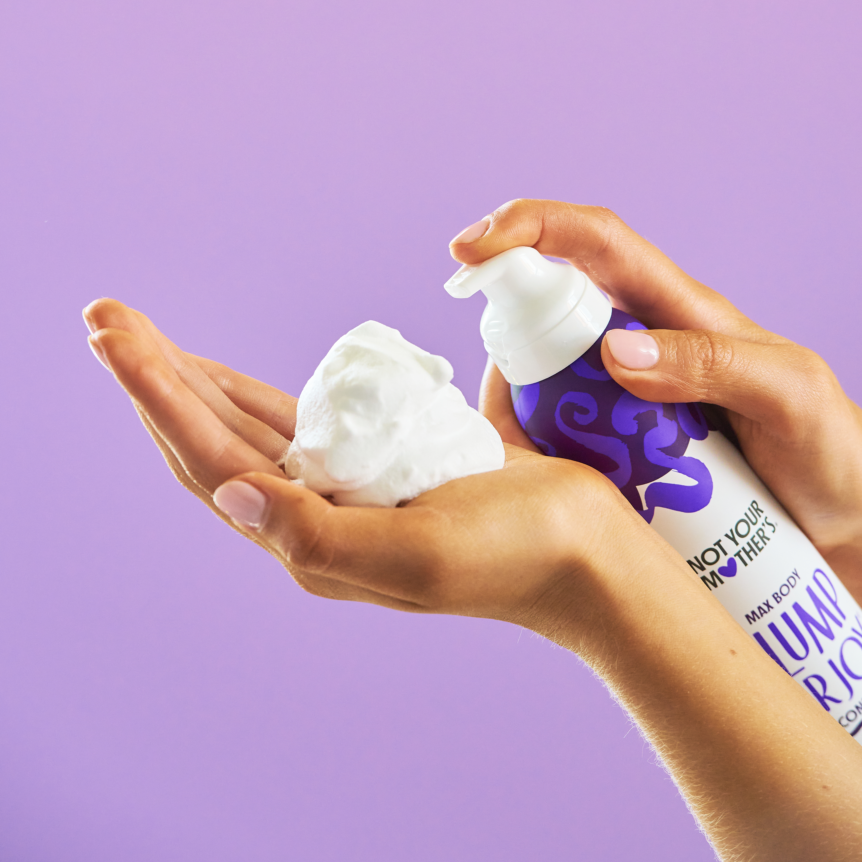 Foam conditioner dispensed into hand