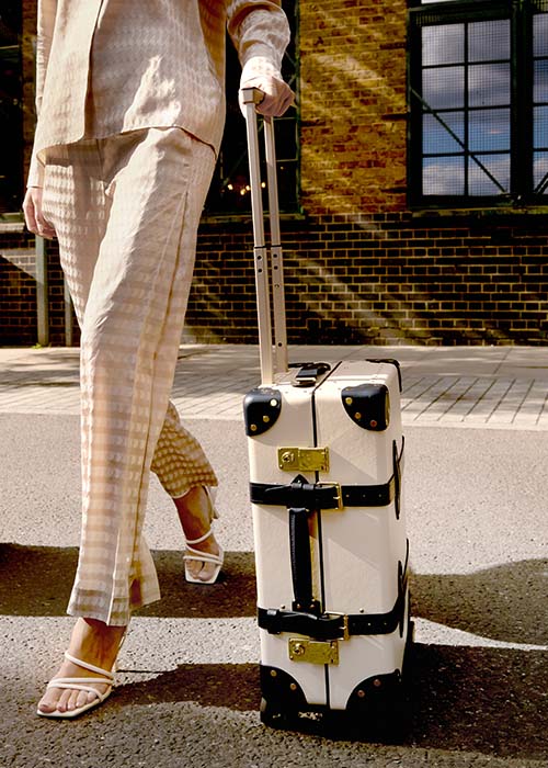 carry_on_centenary_ivory_navy_globe_trotter