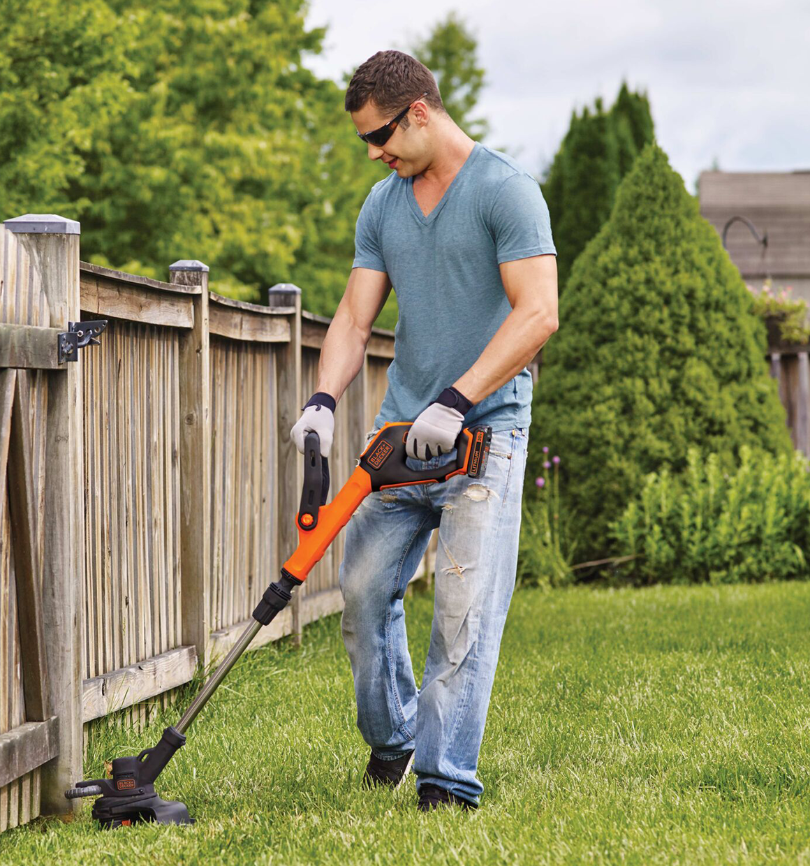 BLACK+DECKER 20V MAX Cordless String Trimmer, 2 in 1 Trimmer and Edger, 12  Inch, Battery Included (LST300)