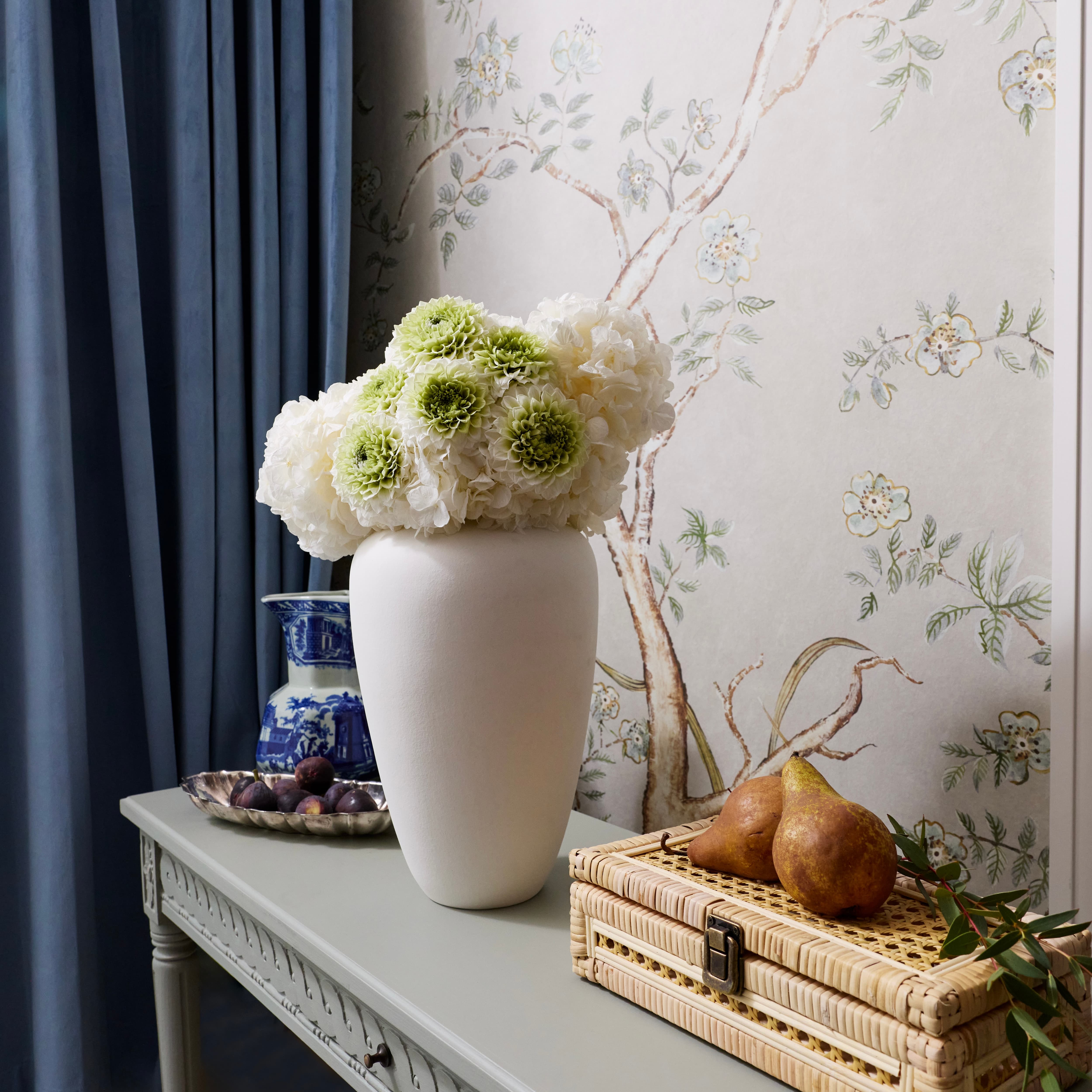 Grand Venus | Preserved Hydrangeas & Dahlias | Venus et Fleur